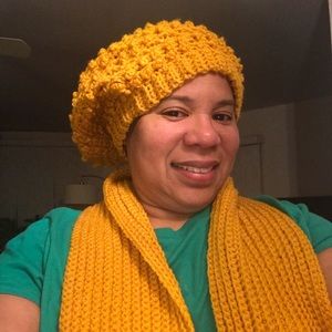 Slouchy hat and scarf set